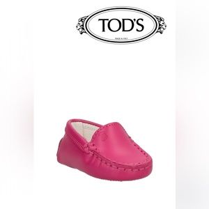 🆕💯Authentic Tods Moccasin shoes 😍🥰